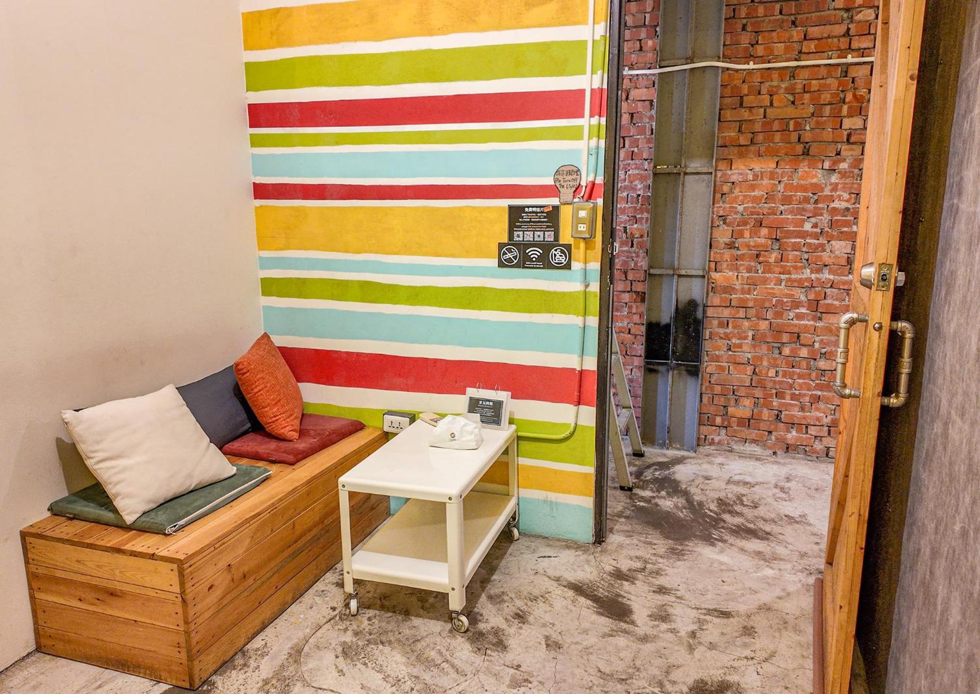62巷背包客棧 Lane62 Hostel Longjing Exterior foto